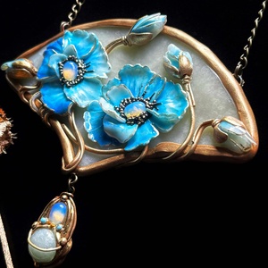 Kék virágos nyaklánc - ékszer - nyaklánc - medálos nyaklánc - Meska.hu