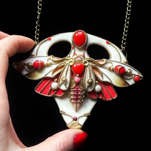 Piros-fehér pillangó nyaklánc - ékszer - nyaklánc - medálos nyaklánc - Meska.hu