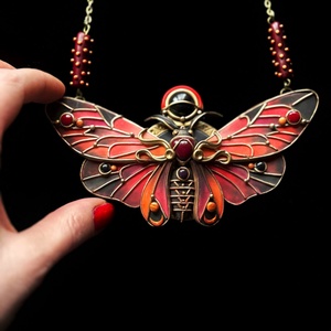 Piros-fekete pillangós nyaklánc - ékszer - nyaklánc - medálos nyaklánc - Meska.hu