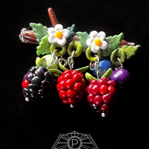 Málnás kitűző, Ékszer, Kitűző és Bross, Ékszerkészítés, Gyurma, MESKA