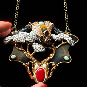 Méhecskés nyaklánc - ékszer - nyaklánc - medálos nyaklánc - Meska.hu