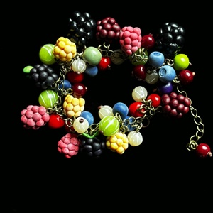 Gyümölcsös karkötő - ékszer - karkötő - bogyós karkötő - Meska.hu