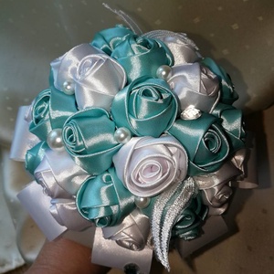 Szatén Menyasszonyi dobócsokor vagy Koszorúslány csokor vagy Ballagócsokor  - Meska.hu