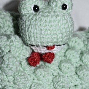 Horgolt béka szundi kendő  ,babaköszöntő ajándék  - játék & sport - 3 éves kor alattiaknak - alvóka & rongyi - Meska.hu