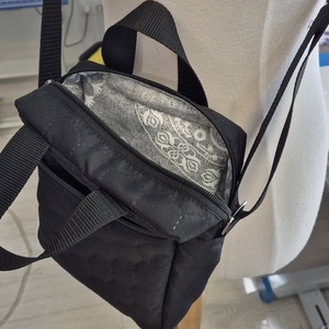 fekete kistáska/ crossbody - táska & tok - kézitáska & válltáska - vállon átvethető táska - Meska.hu