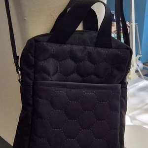 fekete kistáska/ crossbody - táska & tok - kézitáska & válltáska - vállon átvethető táska - Meska.hu