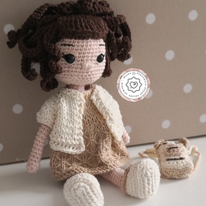 Horgolt amigurumi baba, öltöztethető kislány, levehető kötött ruhával, pamutból készült játék, dekoráció - játék & sport - baba & babaház - baba - Meska.hu
