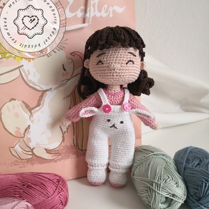 Horgolt amigurumi dekoráció, kézzel készült baba, pamutfonalból, levehető nyuszimuszi ruhával - játék & sport - baba & babaház - baba - Meska.hu