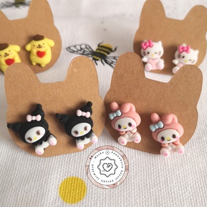 Kawaii fülbevaló, fülbedugós cuki anime bizsu, menő ajándék, kiegészítő divat ékszer, macska forma, kutya figura - ékszer - fülbevaló - pötty fülbevaló - Meska.hu