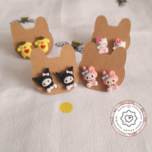 Kawaii fülbevaló, fülbedugós cuki anime bizsu, menő ajándék, kiegészítő divat ékszer, macska forma, kutya figura - ékszer - fülbevaló - pötty fülbevaló - Meska.hu