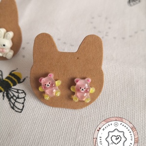 Nyuszi fülbevaló bizsu, macis cuki ékszer, vidám divatos kiegészítő, apró ajándék,  kawaii meglepetés - ékszer - fülbevaló - pötty fülbevaló - Meska.hu