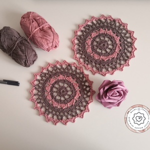 Horgolt rózsaterítő csipke vintage dekoráció, pamut asztal dísz, lakás kiegészítő, polcra, ajándékba, elegáns terítő, Otthon & Életmód, Dekoráció, Asztal és polc dekoráció, Horgolt & Csipketerítő, Horgolás, MESKA
