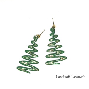 Zöld spirál fenyőfa gyurmafülbevaló - Meska.hu