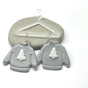 Ezüst �csúnya pulcsi gyurmafülbevaló - ékszer - fülbevaló - lógó fülbevaló - Meska.hu