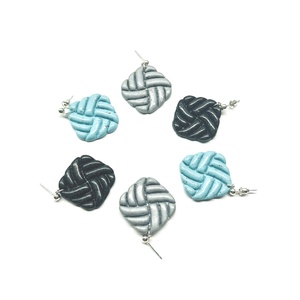 Különleges csavart négyszög gyurmafülbevaó - ékszer - fülbevaló - lógó fülbevaló - Meska.hu