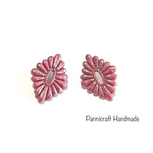 Csillogó rózsaszín szirmok gyurmafülbevaló - ékszer - fülbevaló - fülékszer - Meska.hu