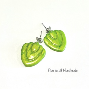 Zöld harmat gyurmafülbevaló, Ékszer, Fülbevaló, Lógó fülbevaló, Ékszerkészítés, Gyurma, MESKA