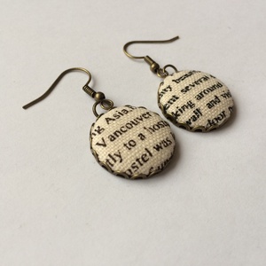 Feliratos lógós fülbevaló - ékszer - fülbevaló - lógós kerek fülbevaló - Meska.hu