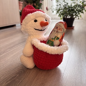 ? Horgolt hóember piros csokikosárral � egyedi karácsonyi dekoráció ?��, Karácsony, Adventi díszek, Adventi asztaldísz, Horgolás, MESKA