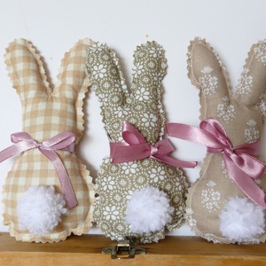 Három, húsvéti textil nyuszi, pom-pom farokkal (pirosak) -  - Meska.hu