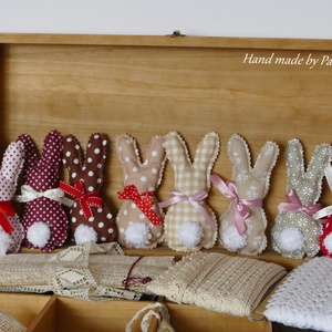 Három, húsvéti textil nyuszi, pom-pom farokkal (drappok) -  - Meska.hu