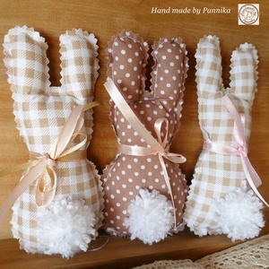 Három nyulak :) Húsvéti textil nyuszik, pom-pom farokkal, Otthon & Életmód, Dekoráció, Dísztárgy, Baba-és bábkészítés, Varrás, MESKA