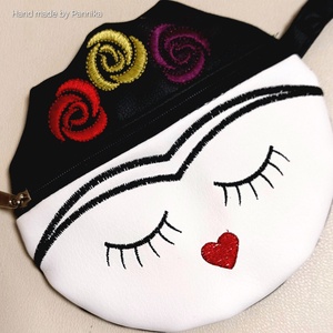 Frida Kahlo mintás nesszesszer, pénztárca, bármittartó. Frida hímzéssel - táska & tok - neszesszer - Meska.hu