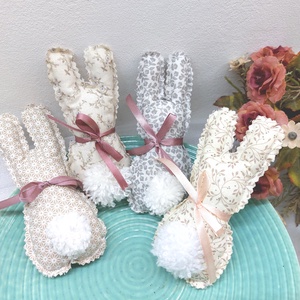 Húsvéti textil nyuszik, pom-pom farokkal , Ünnepi díszek, dekorációk, Húsvéti díszek és dekorációk, Húsvéti tojásfadíszek, Baba-és bábkészítés, Varrás, MESKA