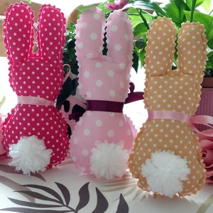 Húsvéti textil nyuszik, pom-pom farokkal  - ünnepi díszek, dekorációk - húsvéti díszek és dekorációk - húsvéti tojásfadíszek - Meska.hu