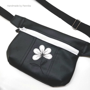 Fekete textilbőr átvethető táska, Táska & Tok, Kézitáska & válltáska, Vállon átvethető táska, Patchwork, foltvarrás, Varrás, MESKA