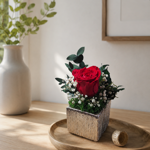 Elegáns rózsa mini dísz króm kaspóban tartósított eukaliptusz, izlandi zuzmó, Otthon & Életmód, Dekoráció, Asztal és polc dekoráció, Zuzmódekoráció, Mohadekoráció, Virágkötés, Mindenmás, MESKA