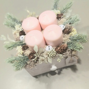 Pasztell rózsaszín és krém adventi asztaldísz  - karácsony - adventi díszek - adventi gyertyadíszek és koszorúdíszek - Meska.hu