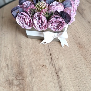 Tavaszi lila virágbox - otthon & életmód - virágdekoráció - virágdíszek - asztali virágdísz - Meska.hu