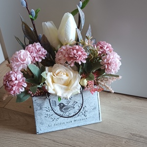 Madárkás virágkosár tavaszra - otthon & életmód - virágdekoráció - virágdíszek - asztali virágdísz - Meska.hu