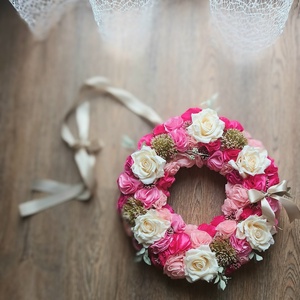 Rózsa selyemvirág kopogtató - Meska.hu