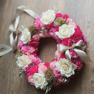 Rózsa selyemvirág kopogtató - otthon & életmód - dekoráció - ajtó- és ablak dekoráció - ajtódísz & kopogtató - Meska.hu