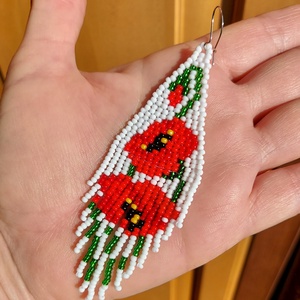 Pipacsos gyöngyfülbevaló - ékszer - fülbevaló - rojtos fülbevaló - Meska.hu