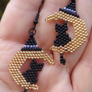 A boszorkány macskája gyöngyfülbevaló - ékszer - fülbevaló - lógó fülbevaló - Meska.hu