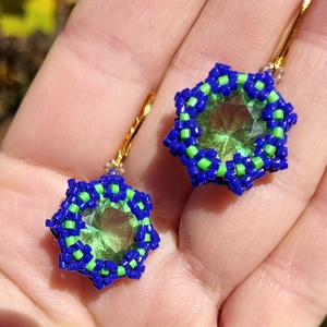 Zöld köves fülbevaló - ékszer - fülbevaló - lógó fülbevaló - Meska.hu