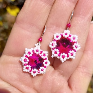 Ciklámen Swarowski köves fülbevaló - ékszer - fülbevaló - lógó fülbevaló - Meska.hu Ciklámen Swarowski köves fülbevaló - ékszer - fülbevaló - lógó fülbevaló - Meska.hu