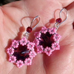 Rózsaszín Swarowski köves fülbevaló - ékszer - fülbevaló - lógó fülbevaló - Meska.hu Rózsaszín Swarowski köves fülbevaló - ékszer - fülbevaló - lógó fülbevaló - Meska.hu