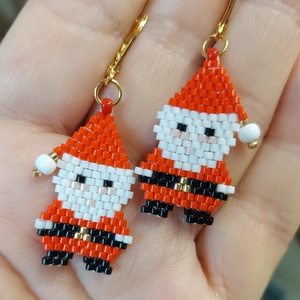 Icipici Mikulás gyöngyfülbevaló , Ékszer, Fülbevaló, Lógó fülbevaló, Ékszerkészítés, Gyöngyfűzés, gyöngyhímzés, MESKA