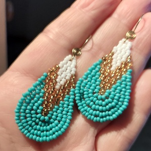 Türkizzöld csepp gyöngyfülbevaló, Ékszer, Fülbevaló, Lógó csepp fülbevaló, Ékszerkészítés, Gyöngyfűzés, gyöngyhímzés, MESKA