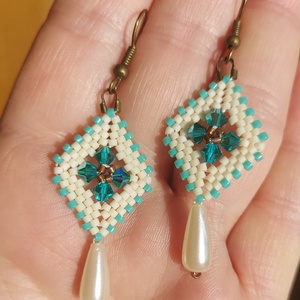 Türkiz Swarovski gyöngyfülbevaló - ékszer - fülbevaló - lógó fülbevaló - Meska.hu