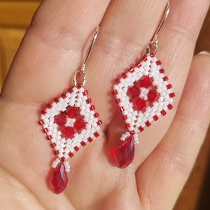 Piros Swarovski gyöngyfülbevaló - ékszer - fülbevaló - lógó fülbevaló - Meska.hu