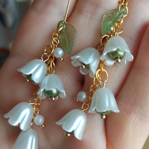 Tavaszi hosszú harangvirág gyöngyfülbevaló, Ékszer, Fülbevaló, Lógó fülbevaló, Ékszerkészítés, Gyöngyfűzés, gyöngyhímzés, MESKA