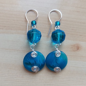 Kék gyöngyfülbevaló - ékszer - fülbevaló - lógó fülbevaló - Meska.hu