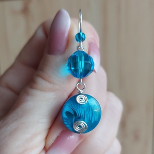 Kék gyöngyfülbevaló - ékszer - fülbevaló - lógó fülbevaló - Meska.hu