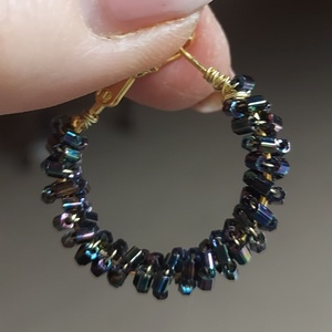 Kék gyöngyös karika fülbevaló - ékszer - fülbevaló - karika fülbevaló - Meska.hu