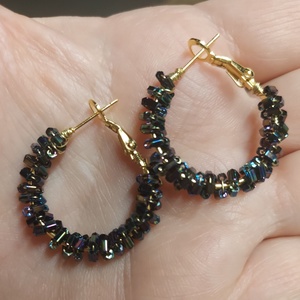 Kék gyöngyös karika fülbevaló, Ékszer, Fülbevaló, Karika fülbevaló, Ékszerkészítés, Gyöngyfűzés, gyöngyhímzés, MESKA